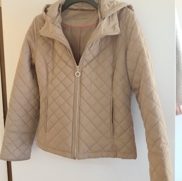 Calvin Klein Short Quilted Jacket - Picture 3 of 7